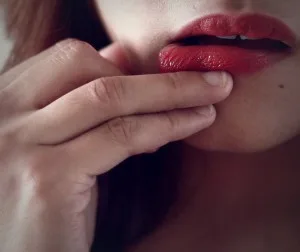 labios con ácido hialurónico