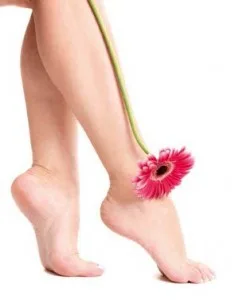 los pies de la mujer